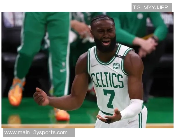 杰伦布朗左腿筋紧张状态不明绿军官方宣布回归存疑 杰伦布朗左腿筋紧张状态不明绿军官方宣布回归存疑