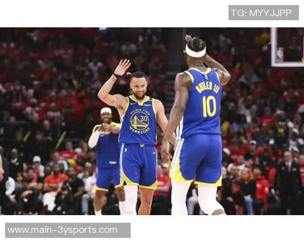 勇士新阵容崛起霍福德助力库里展现无敌风采 勇士新阵容崛起霍福德助力库里展现无敌风采