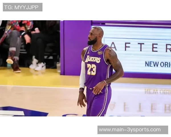 詹姆斯与太阳替补热聊JJ无奈错过雷迪克战术布置