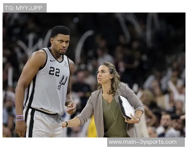 哈蒙执教王牌四年三夺总冠军成就WNBA传奇教练之路